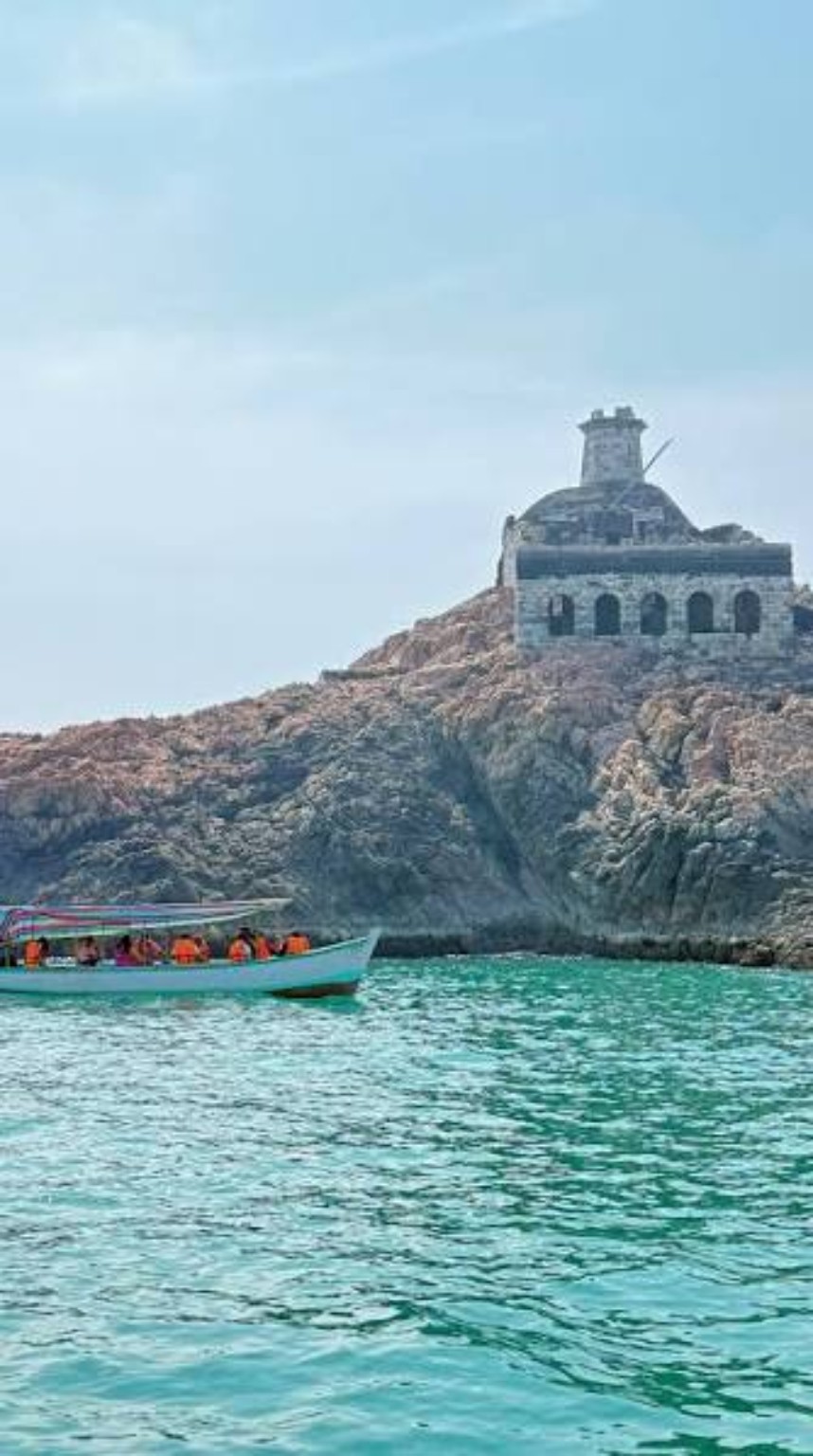 Nivati Lighthouse boat trip
